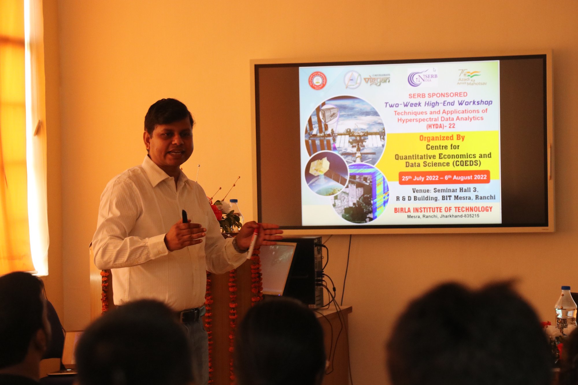 Expert Delivering Lecture